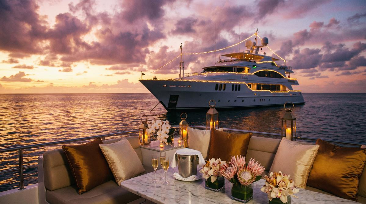 高清动漫传媒游艇派对传媒演示奢华场景拍摄